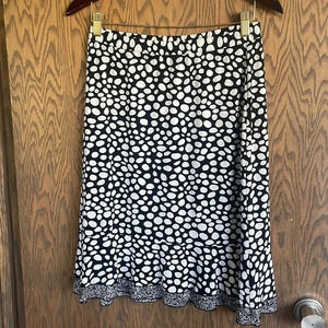 Black‎ and cream dotted skirt S